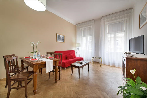 <b>The space</b><br />Bedroom with double bed or 2x single bed, Spacious living  Prague, Czechia Superior with kitchen near Wenceslas square Room in boutique hotel vacation rental 28746046