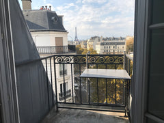 Charmante chambre lumineuse avec vue imprenable sur les Invalides et la tour Eif Paris, France Chambre avec vue sur la tour Eiffel Private room in rental unit vacation rental 29127361