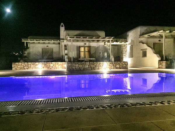 Among the streets, next to the churches, behind the freshly painted shutters, th Mikonos, Greece Modern & Stylish Villa close to the beach Entire villa vacation rental 2992662