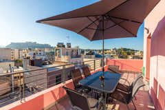 Everything that Athens has to offer in one place!<br /><br />This 2 room apartme Tel Aviv-Yafo, Tel Aviv District, Israel Acropolis View Central 2 Room Balcony Penthouse Entire rental unit vacation rental 30056746