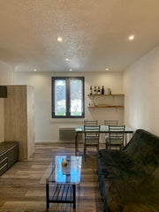 Appartement situé Rue Edmond Costedoat, au centre de Bordeaux à 5 minutes à pied Gardegan-et-Tourtirac, France Appartement à La Victoire Entire rental unit vacation rental 45827690