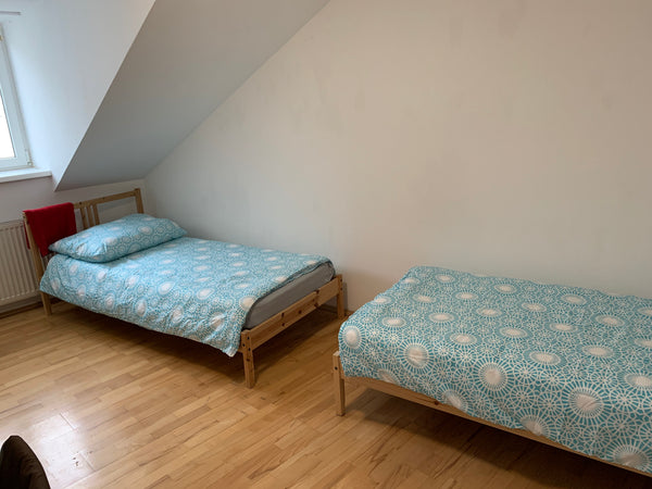 Von dieser zentral gelegenen Unterkunft aus seid ihr in Nullkommanichts an allen  Room for 2 PAX, main train station, metro, city Private room in rental unit vacation rental 703338372961477556