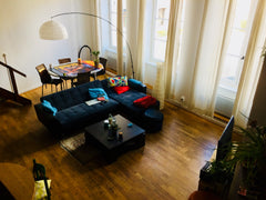 Appartement de 95 m2, style canut, très bien situé et calme. Beau volume et très Lyon, France Bel appartement, style canut, au coeur des pentes Entire rental unit vacation rental 30148855