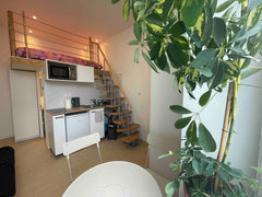 Un petit chez moi lumineux, calme pour deux personnes au cœur du quartier du jet  Mon petit chez moi Entire rental unit vacation rental 43672900