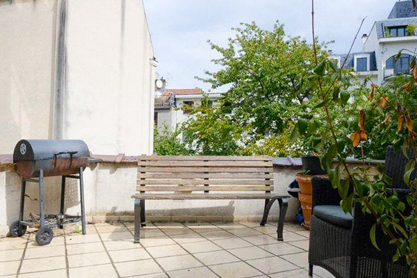 Beautiful luminous apartment in the heart of Brussels ideally located one minute Brussels, Belgium Grand Place - Plants, a bath and a big terrace. Entire rental unit vacation rental 44545943