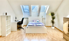 Privates Zimmer in sanierter Altbau-Wohnung:<br /><br />Die Wohnung befindet sic Vienna, Austria Helles Zimmer in TOP Lage - 10min ins Stadtzentrum Private room in rental unit vacation rental 579755509368355268