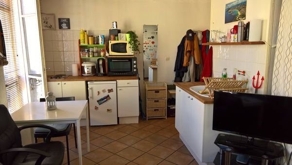 On met à votre disposition notre appartement situé dans un quartier agréable du  Paris, France Chaleureux studio près de Père Lachaise Entire rental unit vacation rental 15833060