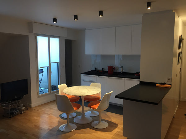 Appartement spacieux, lumineux et rénové récemment avec décoration contemporaine Paris, France Appartement contemporain pour 2 personnes à Paris Entire rental unit vacation rental 20561554