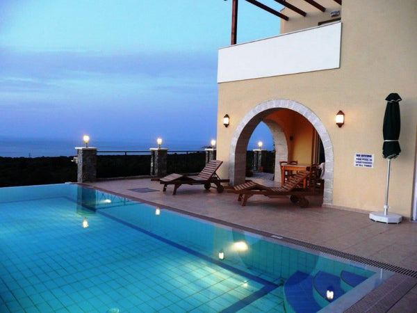 Villa Halcyon is located in Kokkino Chorio, Chania, Crete, Greece, 73008.<br />I  Villa Halcyon with pool and kitchen maximum for 4 Private room in villa vacation rental 33644450