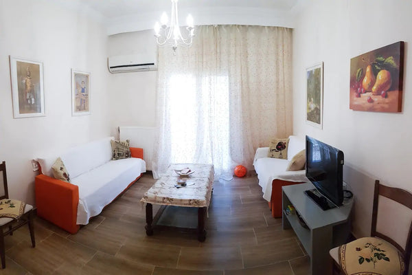 Spacious (120 sqm), 4 bedroom apartment at the second floor of a two storey buil Serres, Greece Spacious Apartment at an Old Town Neighbourhood Entire home vacation rental 28917073