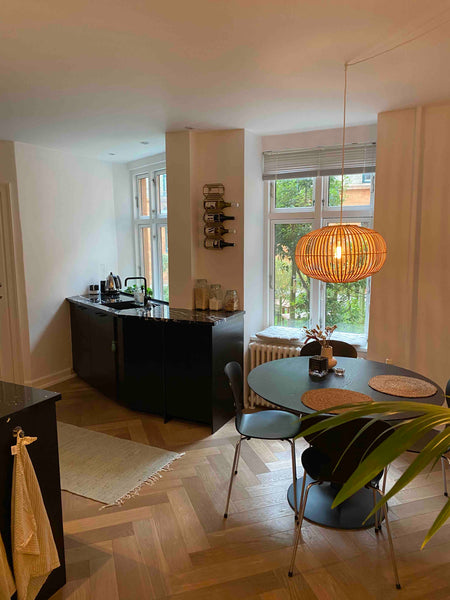 Læn dig tilbage, og slap af i denne rolige og stilfulde bolig beliggende central Copenhagen, Denmark Skøn lejlighed i Valby Entire rental unit vacation rental 52606404
