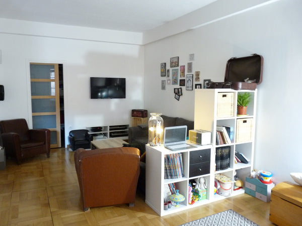 Chaleureux logement au 1er étage d'une vieille bâtisse, donnant sur petit jardin Lyon, France Appartement chaleureux Lyon - île Barbe Entire rental unit vacation rental 32321867