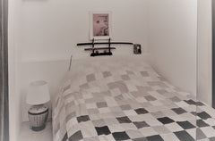 En plein centre familial du quartier de Valmy, à Lyon 9ème, vous serez à quelque Lyon, France Lyon centre : Très bel appartement F1 Rénové Entire rental unit vacation rental 28952047