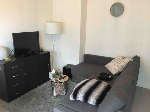 Jolie T2 situé proche du centre de Bordeaux. <br />Idéal pour un séjour au calme Paris, France Cosy T2 cité du vin, Bordeaux Entire condo vacation rental 28754446