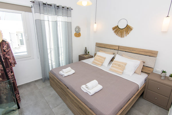 Whitelist Apartment is located in the heart of Mykonos Town! Just a few steps fr Greece Whitelist Apartment in Mykonos Town Entire home vacation rental 48307278