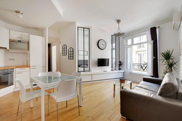 Renovated flat located near the Champs Elysees at walking distance to all major  Pully, Switzerland CHAMPS ELYSEES - BEST LOCATION IN TOWN Entire rental unit vacation rental 7307540
