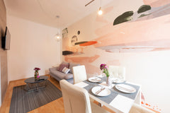 Charming, newly renovated apartment in a traditional old Viennese residential bu Vienna, Austria Dreamy Blossom "Danube" Apartment Entire rental unit vacation rental 43940207