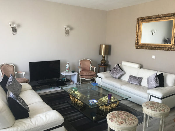 Grand appartement chic, élégant et cosy situé en plein coeur de Paris dans le 6e Paris, France Elegant and Cosy Apartment in the Heart of Paris Entire rental unit vacation rental 17903936
