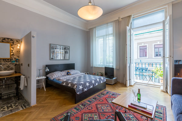 This lovely room is centrally located, in the hip&creative center of Vienna, nex Vienna, Austria Sunny city center & balcony Private room in rental unit vacation rental 6166348