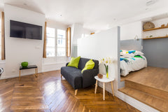 Très joli studio lumineux, disposant d'un balcon avec vue sur la place Carnot. Q Lyon, France Grand studio avec balcon Entire rental unit vacation rental 21387366