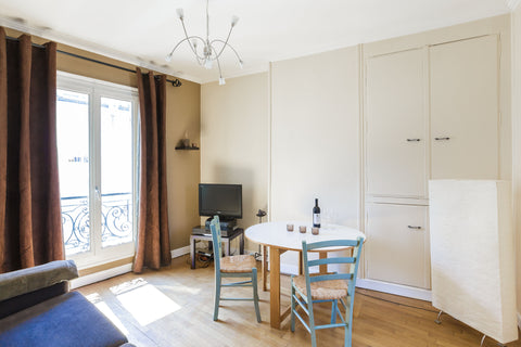 Appartement clair et calme avec balcon. Au coeur du marcher d'Aligre (le plus vi Paris, France Cosy and quiet Parisian apartment Entire rental unit vacation rental 3348305