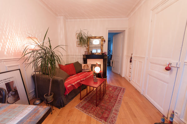 Vous vous sentirez comme chez vous dans ce charmant et chaleureux 2 pièces de 35 Paris, France Charmant 2 pièces balcon Montmartre Entire rental unit vacation rental 9837359