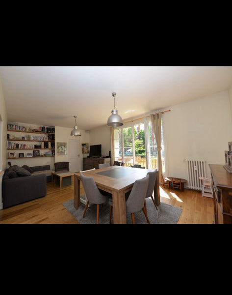 Flat near les Puces of Saint-Ouen. Perfect for a family with small childrens. 10 Paris, France Flat near les Puces de Saint-Ouen Entire rental unit vacation rental 19184383