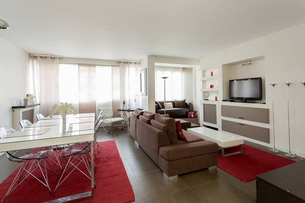 Appartement design situé entre la Tour Eiffel, l'Arc de Triomphe et le Trocadéro Paris, France Appartement 85m2 Ave Victor hugo 75016 Paris 16e Entire rental unit vacation rental 23341377