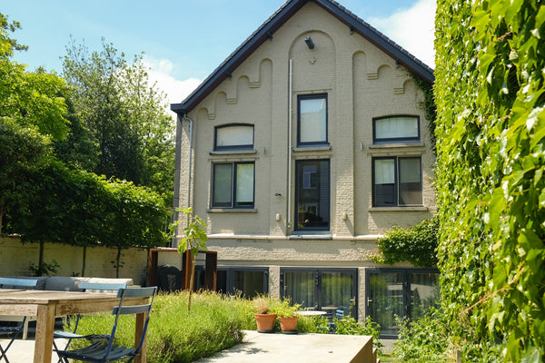 Our charming house near the city center is situated in the back of our garden. I Ghent, Belgium Charming guest house in the back of a garden. Entire home vacation rental 46562904