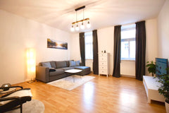 Welcome to our generous 52sqm apartment near the city centre. <br />Metro statio Vienna, Austria COZY 2Room- APARTMENT enjoy summer in Vienna Entire rental unit vacation rental 40956868