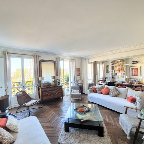 Big Modular family apartment on request from 4 to 11 people in the heart of Pari Paris, France Entre Notre Dame et Louvre, app spacieux avec vue Entire rental unit vacation rental 18483363