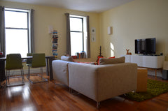 Our 1 BR apartment is spacious and gets great natural light. It's perfectly loca New York, NY Rental unit in New York · 1 bedroom · 1 bed · 1 bath Entire rental unit vacation rental 2821079