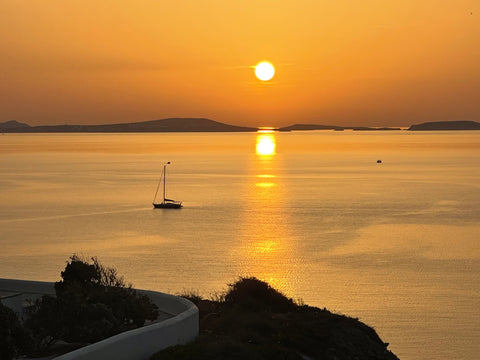 Take it easy at this unique and tranquil getaway. Gaze at the amazing sunset and  Grotta Horizon II - Stunning Sunset Views Naxos Entire vacation home vacation rental 647109408900784310