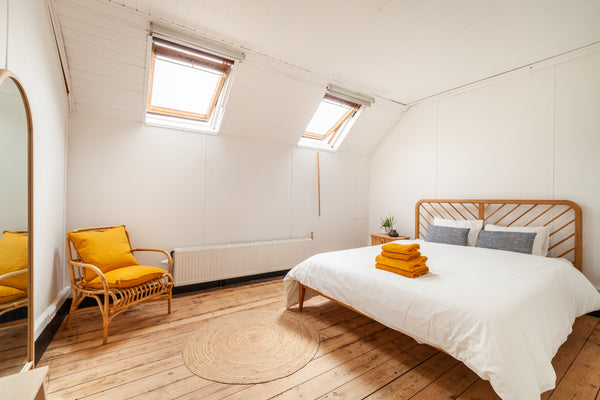 Beautiful bedroom in a typical and entirely renovated town house from 1886 which Brussels, Belgium 🖤 Trendy 1886 townhouse | Heart of St-Gilles Private room in townhouse vacation rental 39246564