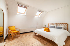 Beautiful bedroom in a typical and entirely renovated town house from 1886 which Brussels, Belgium 🖤 Trendy 1886 townhouse | Heart of St-Gilles Private room in townhouse vacation rental 39246564