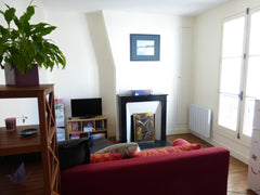 Cute cosy 2-room apartment in an old quiet building, in the very lively district Paris, France Cute apartment / lively Paris (10th) Entire rental unit vacation rental 1300474