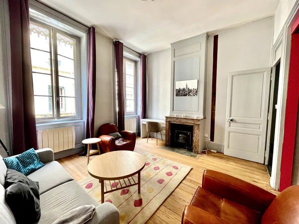 Vibrant area in the best District in Lyon. Access to all commodities, Metro, Bus Lyon, France Ideal Location. Lyon 6. Part Dieu TGV. Restaurants Entire rental unit vacation rental 620090589714054957