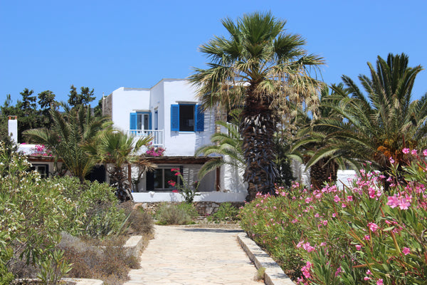 Cycladic house set in a large garden,  extending to a beautiful swimming beach,  London, United Kingdom Antiparos - Soros Beach Villa  next to the sea Entire home vacation rental 31801787
