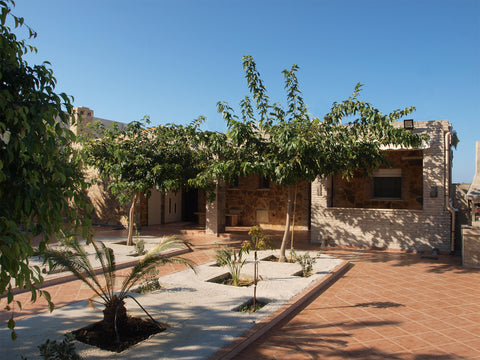 A maisonette in a great location, fully equipped, air-conditioned, able to comfo Chania, Greece Family Summer Home with large Outdoors near Beach Entire home vacation rental 21777180