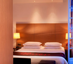 Located in the heart of the busiest area of Paris right bank, the Villathena's m Paris, France Warm atmosphere room in the heart of Paris Room in boutique hotel vacation rental 18305959