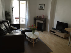 Located in a gorgeous residence in the heart of beautiful neighborhood of Batign Paris, France Beautiful flat in a nice residence Entire rental unit vacation rental 4299454