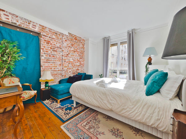 Hello !<br /><br />We offer our charming cocoon, an ideal pied-à-terre for wande Paris, France Lovely & Cosy w/ 2 bedrooms (4 ppl) in Montmartre Entire rental unit vacation rental 9423674