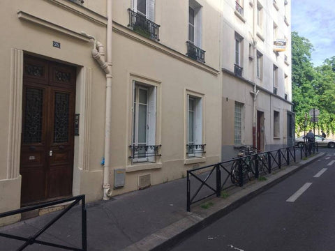 Appartement de 18m2 à proximité du Sacré-Coeur et du Moulin Rouge, avec tout le  Paris, France Charming flat near Montmartre Entire rental unit vacation rental 23532814