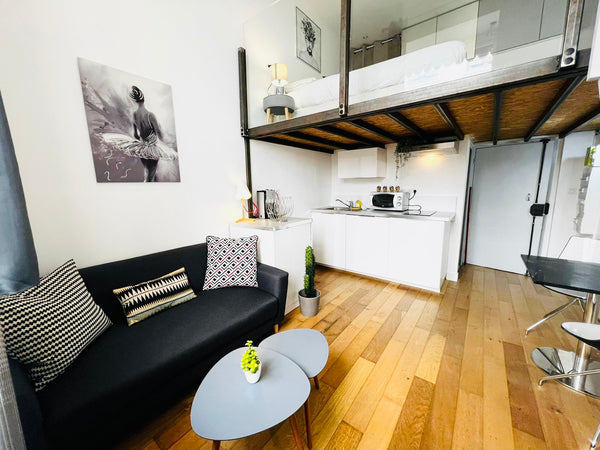 Situé à proximité du Parc de la tête d'or et de la Part Dieu .<br /><br />Studio Lyon, France Nid douillet chic Brotteaux Part Dieu Entire rental unit vacation rental 715061176716382463