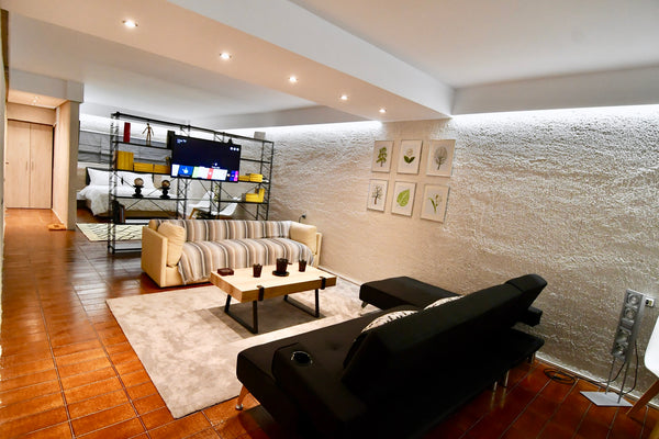 Comfortable spacious studio flat 75 sq.m situated in the heart of 