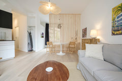 Large and charming luxury studio with balcony, ideal for enjoying Brussels while Brussels, Belgium Superb studio with balcony 2 steps from Ave Louise Entire rental unit vacation rental 665623798013741083