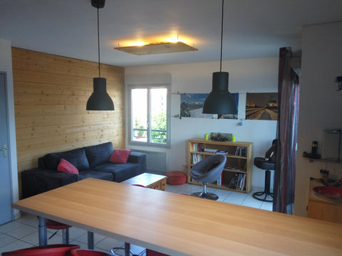 Bonjour, je vous propose mon appartement tout équipé dans une résidence calme et Lyon, France Appartement T2 (50m²) avec piscine Entire condo vacation rental 25009396