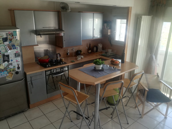 Bonjour, je  suis Aude. <br />Je vous propose mon appartement. Spacieux (60m2) e Bordeaux, France Appartement 3 pers, lumineux. Chartrons . Parking Entire condo vacation rental 33872686