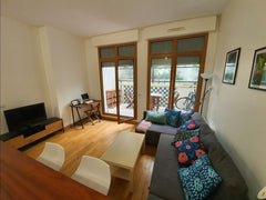 Cozy 50m2 ground-floor apartment, fully furnished, indoor free parking & 2 terra Paris, France Charming Apartment 10mins From Eiffel+FREE Parking Entire rental unit vacation rental 21574818