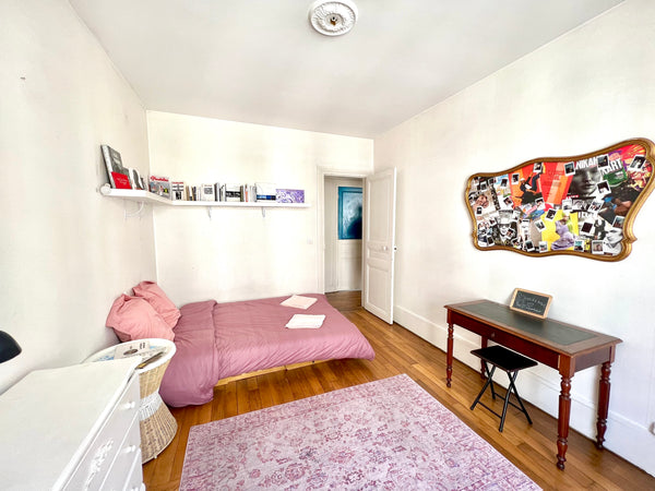 Appartement charmant dans le 18ème arrondissement de Paris !<br /><br />Dans une Pujaut, France Beautiful apartment near Montmartre 🌼 Entire rental unit vacation rental 29815447